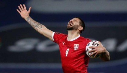 九游体育-“米特罗维奇”奇迹：让裁判失误，让C罗愤怒！